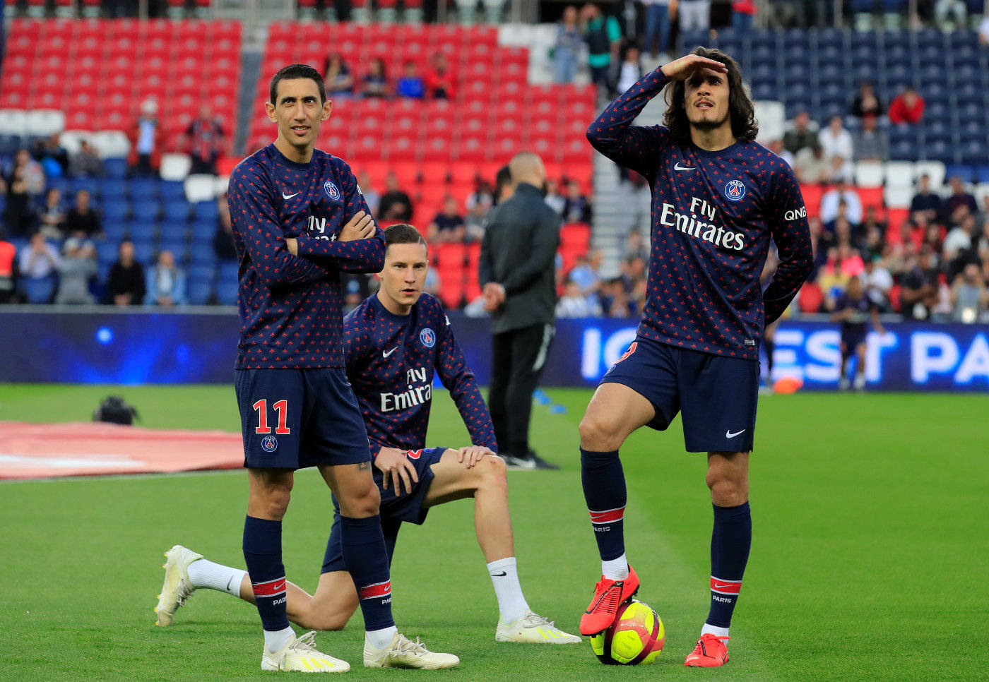 中超赛程吃紧；巴黎圣日耳曼赛前远射贴柱；气氛紧张；身体对抗强度拉满的简单介绍